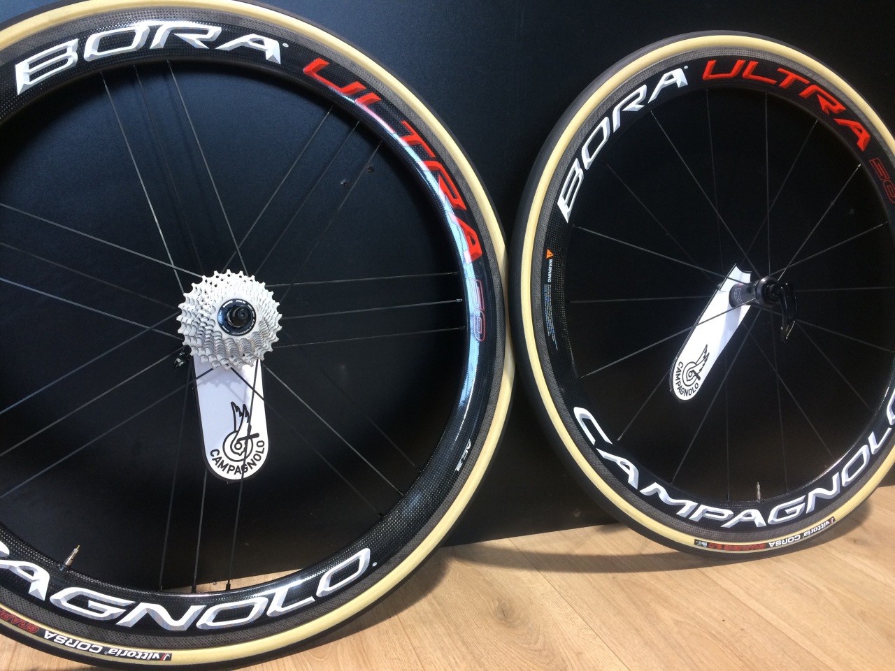 S'Bike magasin de vélo à Carhaix roues campagnolo bora one